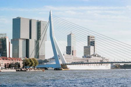 Erasmusbrug (Erasmus Bridge) in Rotterdam